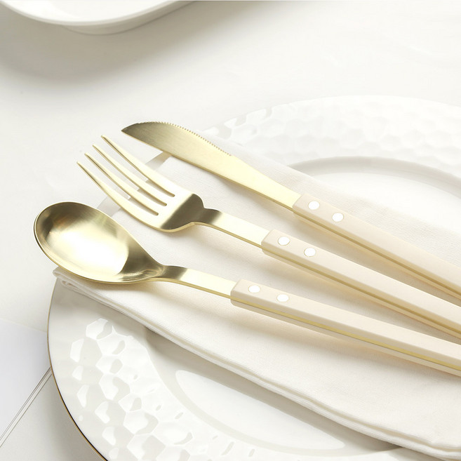 보겐 몽블랑 브리샤 골드 양식 커트러리 세트, 바닐라, 디너나이프 + 디너스푼 + 디너포크