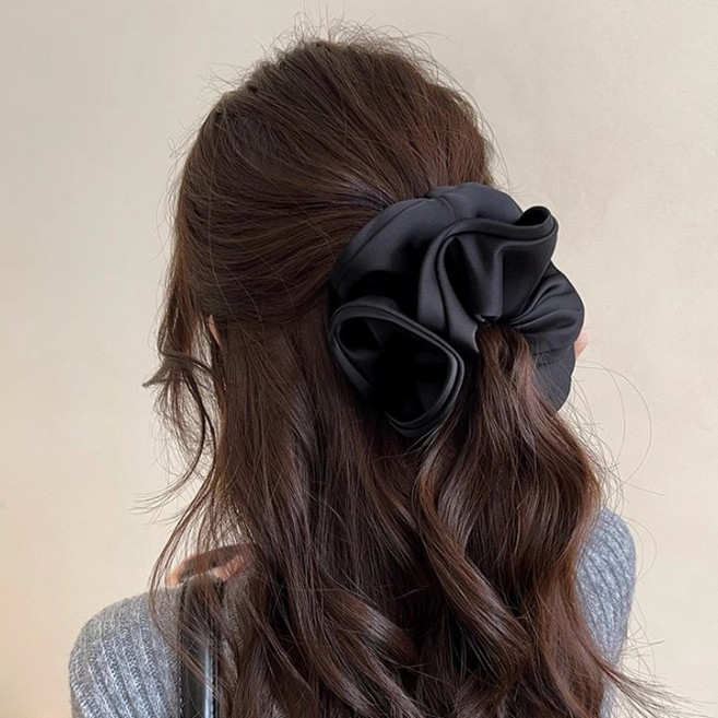 아멜리에 풍성한 새틴 스크런치 곱창밴드