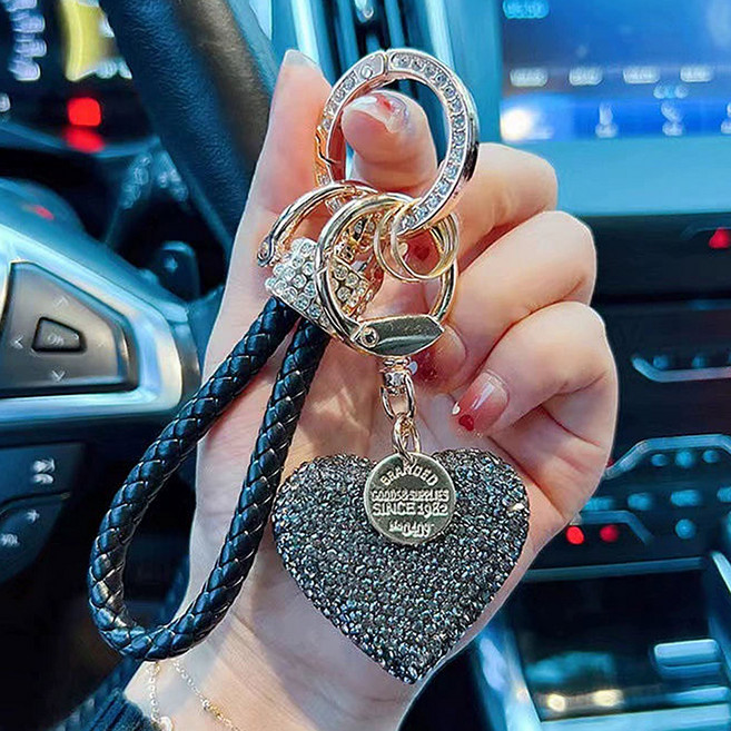 끄레앙 하트큐빅 가방장식 스트랩 블링블링 키링 AK335