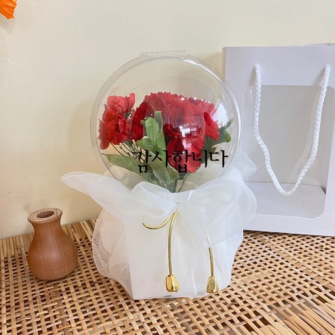 LOVELY FARM 人造康乃馨氣球禮品包巾款 + 提袋, 1個, 紅色
