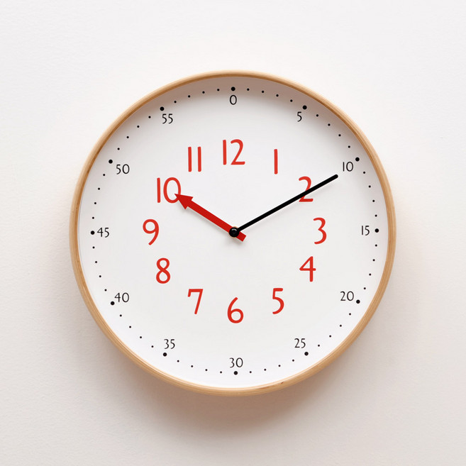 우드로하우스 무소음 교육용 벽시계, 레드 숫자판(KARA-3210R)