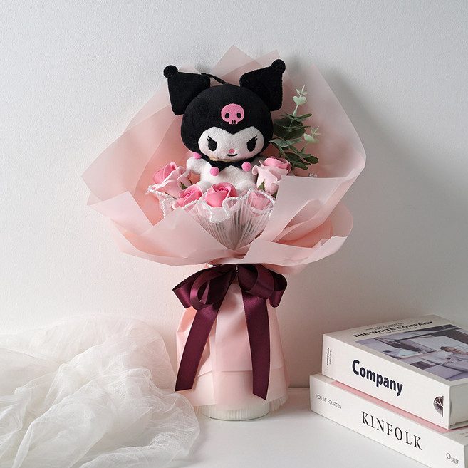 morningscent 三麗鷗香皂花束 酷洛米 + 健達奇趣蛋蓋 3入 + 費列羅金裝巧克力蓋 5入 + 吸管架 8入 套組, 粉紅色, 1套