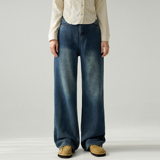 Cotton Closet 女款厚實磨毛復古水洗寬版丹寧褲