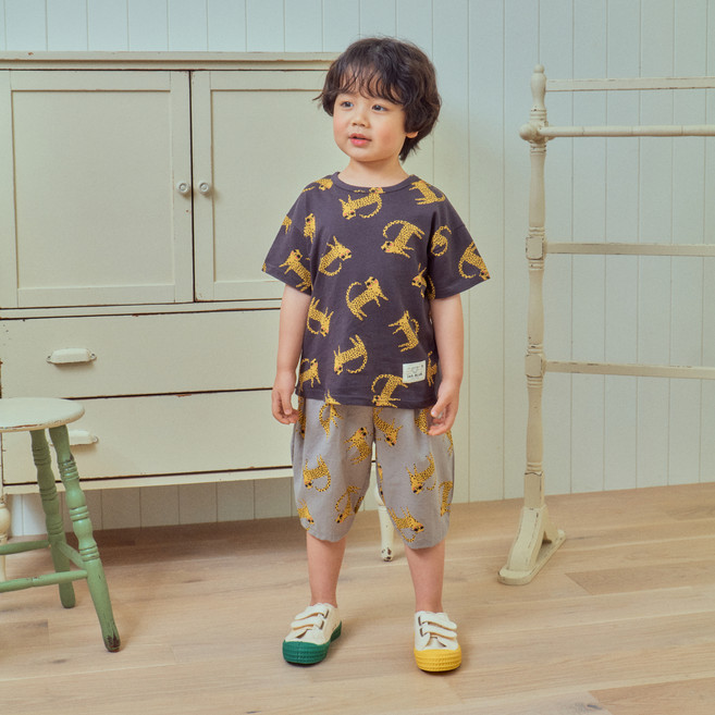 Firstblue 兒童透氣名人豹紋T恤