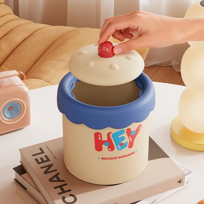 뉴토피아 뚜껑있는 귀여운 미니 책상 쓰레기통, 프린팅 밀크 화이트