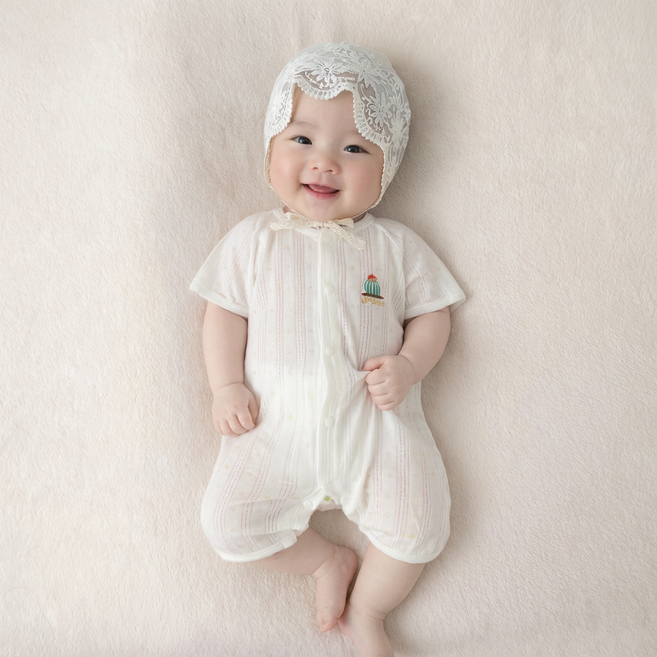 베베니즈 신생아용 포인트자수 텐셀 반팔 우주복