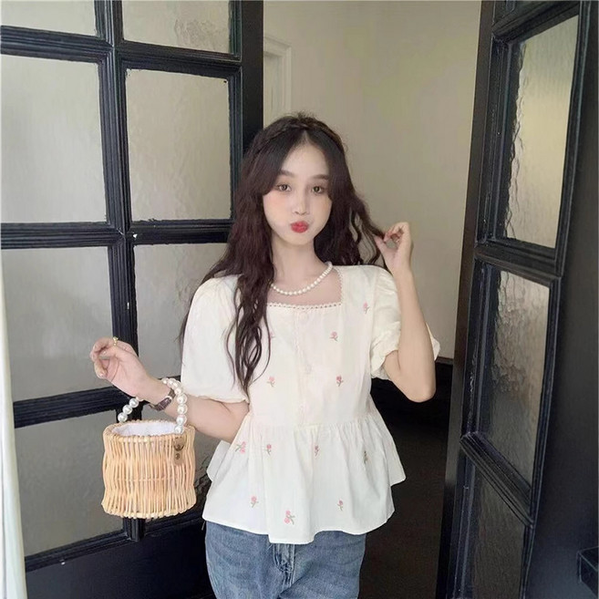 피어니스트 스퀘어카라 플로럴 퍼프소매 반팔 블라우스