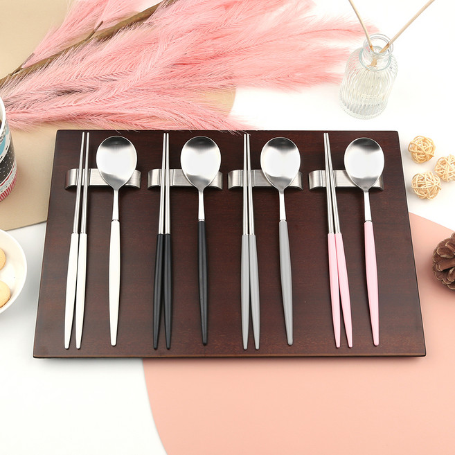 보겐 에펠 실버 수저 + 받침 4인 세트, 화이트, 블랙, 그레이, 핑크, 1세트, 숟가락4p + 젓가락4p + 스텐 수저 받침 4p