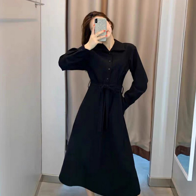 MarketA Hera 綁帶領飾鈕扣連身裙 T24FW3-A0775, 黑色