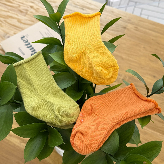 Kids FUTURE 嬰幼兒胡蘿蔔蹦蹦無壓迫捲邊Atti中筒襪3雙組