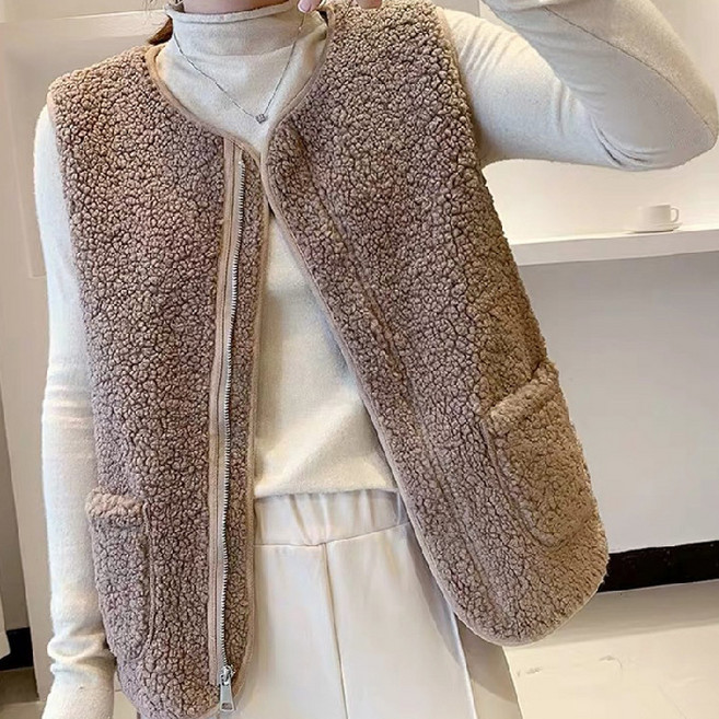 Raratina 女款Elio羊羔毛口袋拉鍊背心