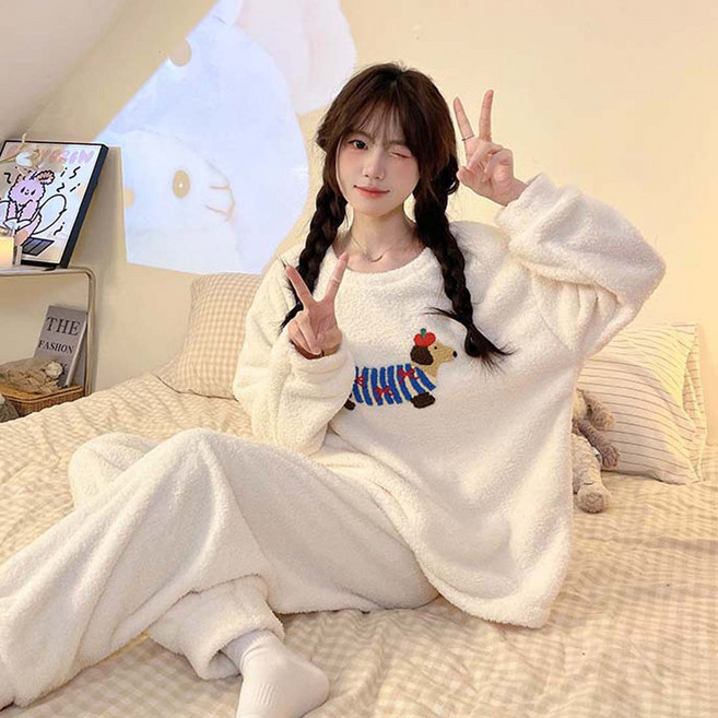 투이스타 여성용 보송 극세사 겨울 수면 잠옷 상하의 세트