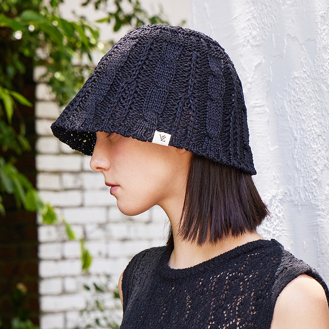 바잘 라벨 케이블 니트 버킷햇