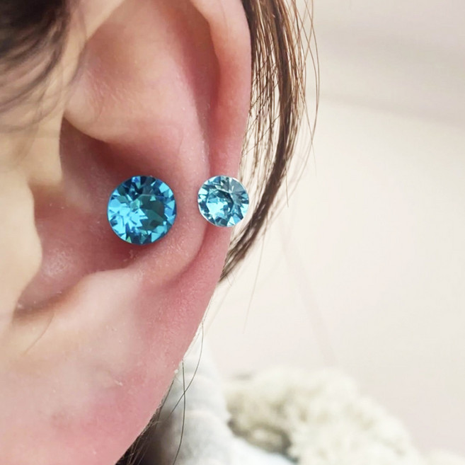 젤루나 여성용 써지컬 빅라운드 컬러 큐빅 C자 커브형 피어싱 P-515