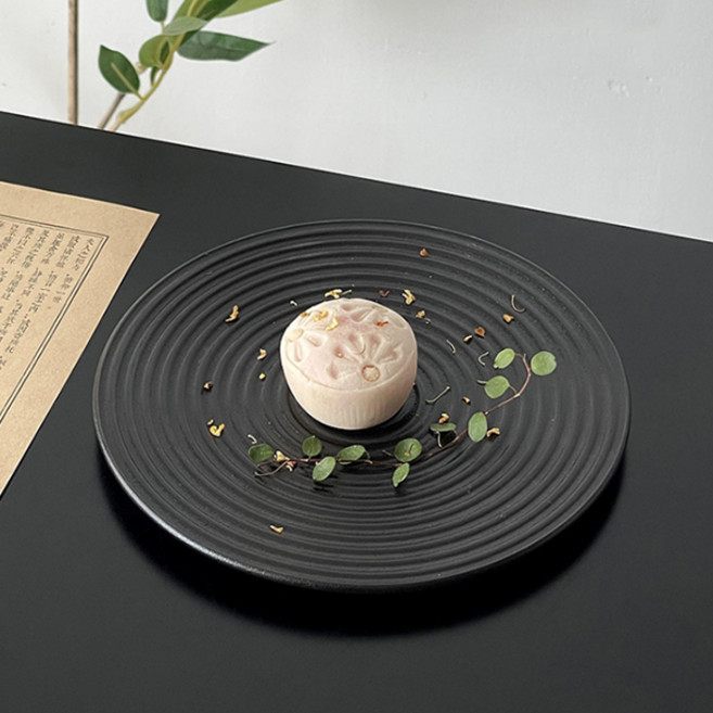 American Road 簡約漩渦平面圓形甜點盤 HR2639, 黑色, 1個