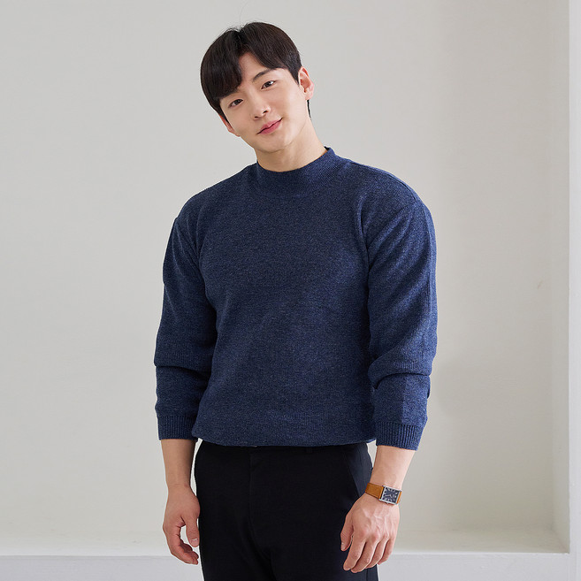 핵쿨남 남성용 어깨넓어보이는 머슬핏 반폴라 니트