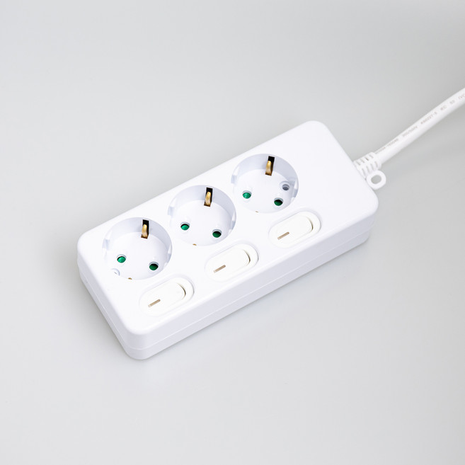 Plug ZEN 獨立接地 16A 3孔延長線