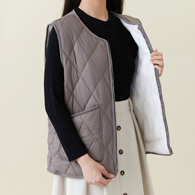 MarketA 女款休閒拉鍊口袋刷絨絎縫背心 O24FW3-A1302