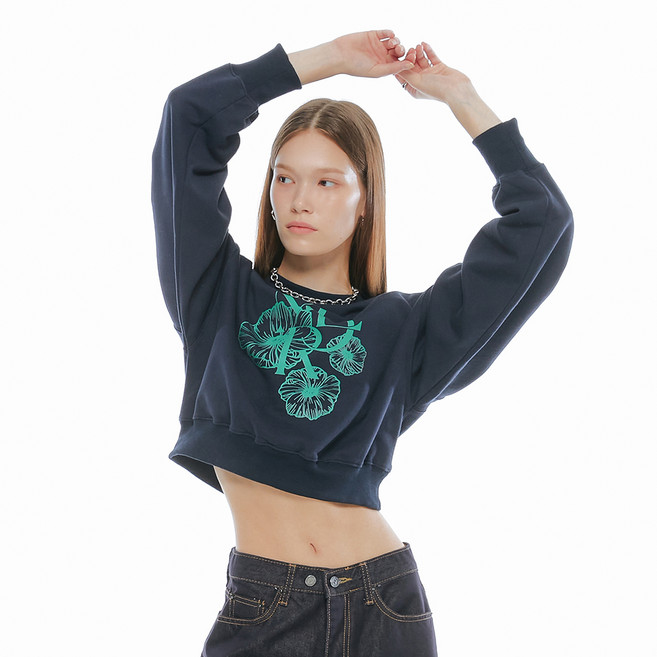 MILLIONCOR 圓領Logo花朵印花短版大學T MCT 5137