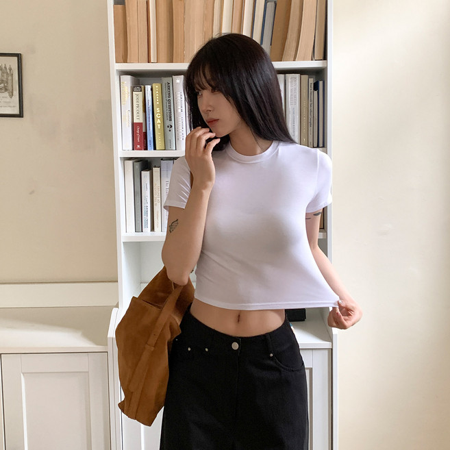 시크블랙 여성용 진무도 무지 슬림 크롭 반팔 티셔츠 cpt17557k62