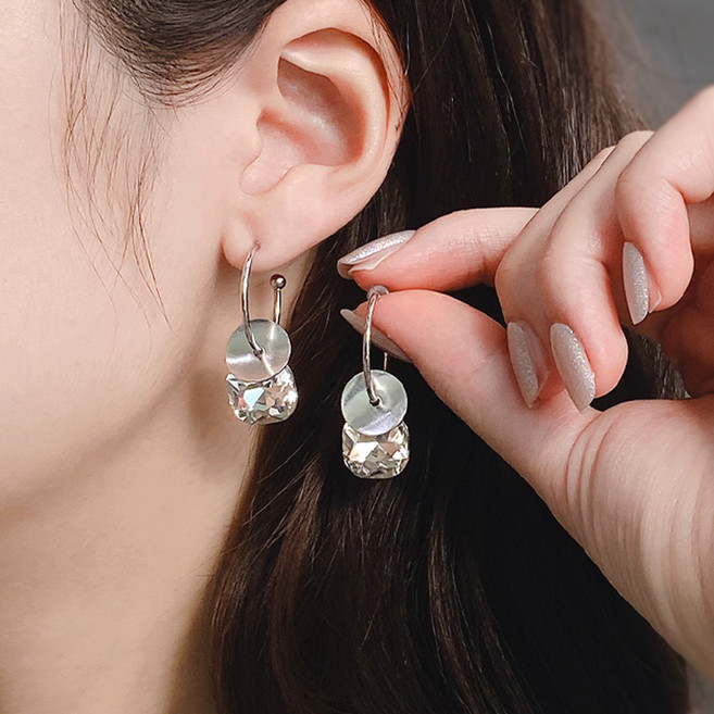 젤루나 여성용 스퀘어 큐빅 드롭 귀걸이 한쌍 P-1127