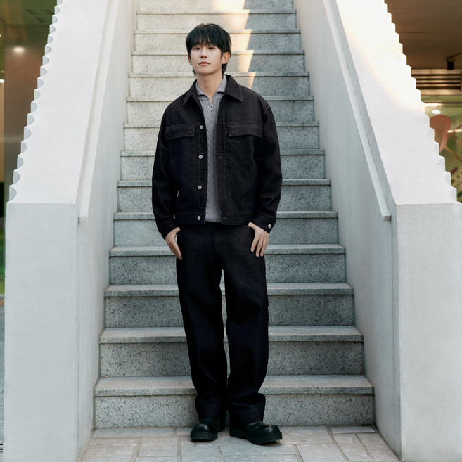 Mind Bridge 男款寬鬆原色牛仔長褲 MYDP0157