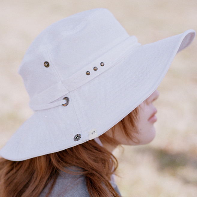 POESIE D'AME STUD SAFARI BUCKET HAT