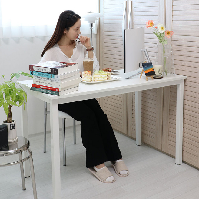 가구느낌 준테이블, 화이트화이트