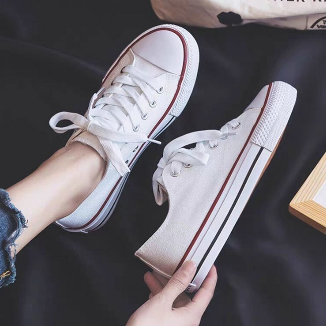 UNHEVE 經典帆布運動鞋