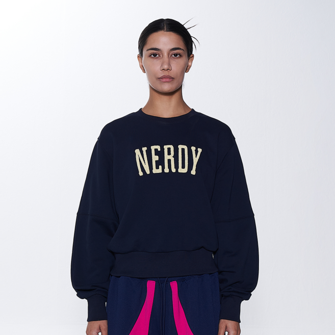 널디 우먼스 부클 로고 스웻셔츠