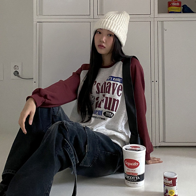 시크블랙 다러무 나그랑 배색 레터링 기모 긴소매 맨투맨 티셔츠 cpt15989k4a