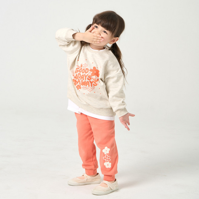 KIDSCOMO 童款小花圖案大學T+束口褲套裝