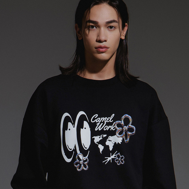 카멜워크 3D 플라워 스웨트셔츠