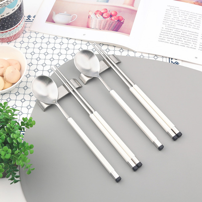 보겐 국산 스퀘어 투톤 실버 수저 + 받침 2인세트, 화이트, 1세트, 숟가락 2p + 젓가락 2p + 스텐실버수저받침 2p