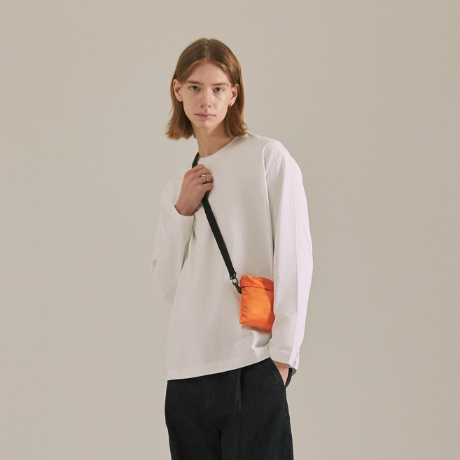 베이직하우스 남녀공용 면 16수 릴렉스핏 긴팔 티셔츠 LATS0111