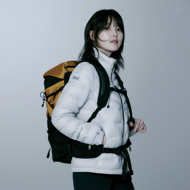 블랙야크 여성용 M플레이크 퍼텍스 다운 자켓 1BYPAW3509