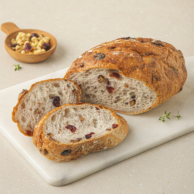 프레시오늘 신선냉장 우리밀46% 유크림 리얼버터 견과류 수제 깜빠뉴, 200g, 1개입, 1개