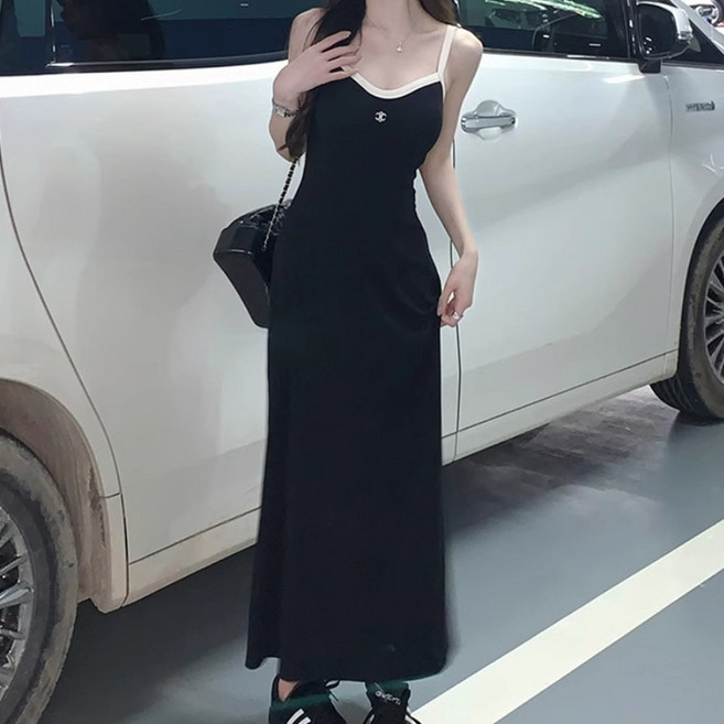 피어니스트 날씬 캐주얼 스타일 라인 끈나시 롱 원피스