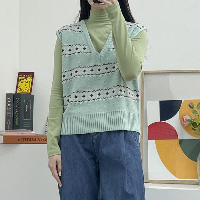 스튜디오화이트 에스닉패턴 브이넥 니트베스트 MH3VTS116