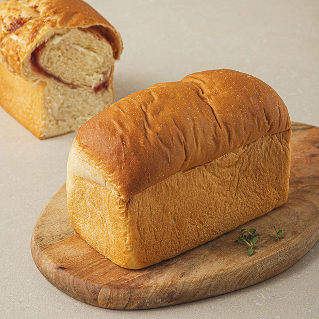 프레시오늘 우리밀40% 유크림 리얼버터 딸기 수제 통식빵, 240g, 1개입, 1개