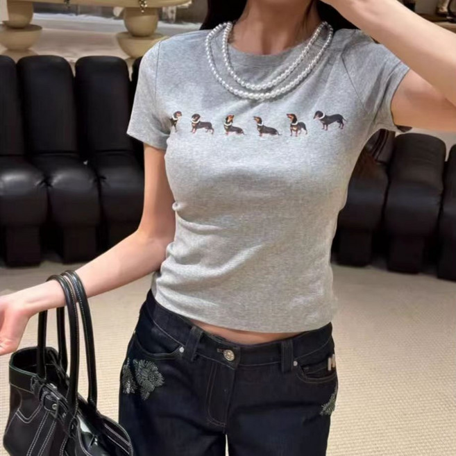 女款現代小狗圖案藝術短版短袖T恤