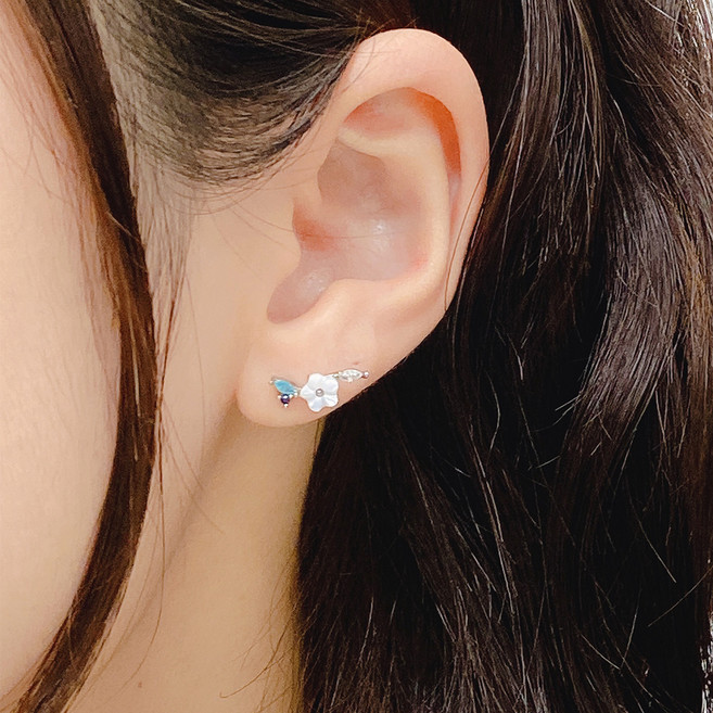 젤루나 여성용 써지컬 플라워 자개 꽃 큐빅 레이어드 귀걸이 P-802