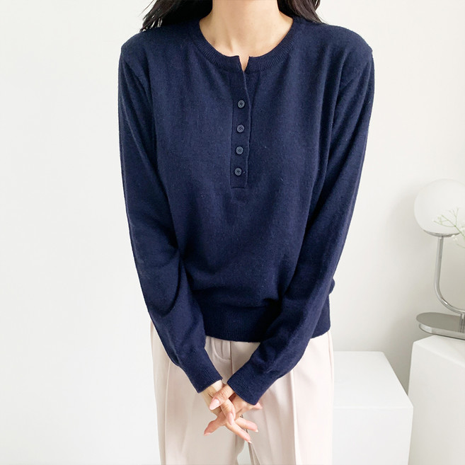 女款鈕扣喀什米爾針織衫