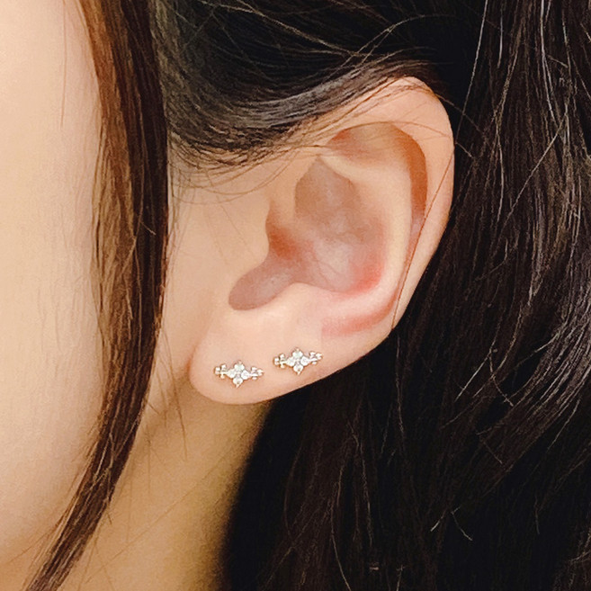 젤루나 여성용 써지컬 크로스 미니 큐빅 레이어드 데일리 귀걸이 P-817