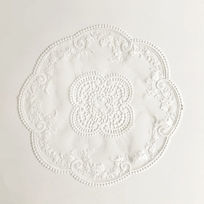 새벽노을 아르디 로맨틱 코튼 플라워 레이스 테이블 협탁 매트 콘솔 소품 받침, 화이트, 지름 30cm, 1개