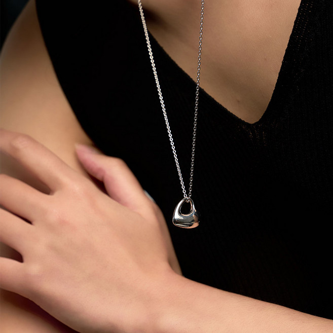 로이드 여성용 실버 크로키 하트 롱넥 목걸이 + 쇼핑백