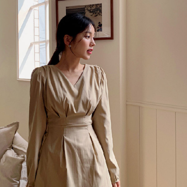 엔비룩 블론디 셔링 원피스