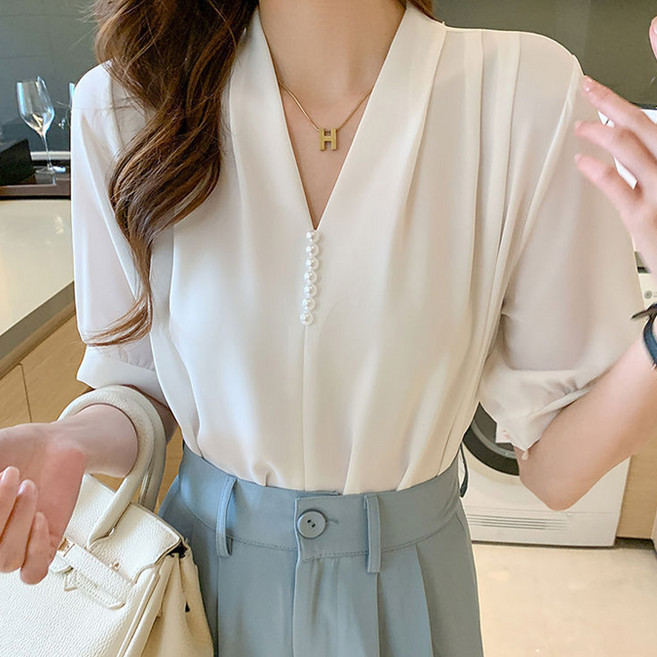 여성용 마켓에이 티탄 브이넥 진주 라인 반팔 블라우스