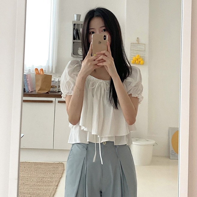 타니즈 린데 리본 퍼프소매 반팔 블라우스