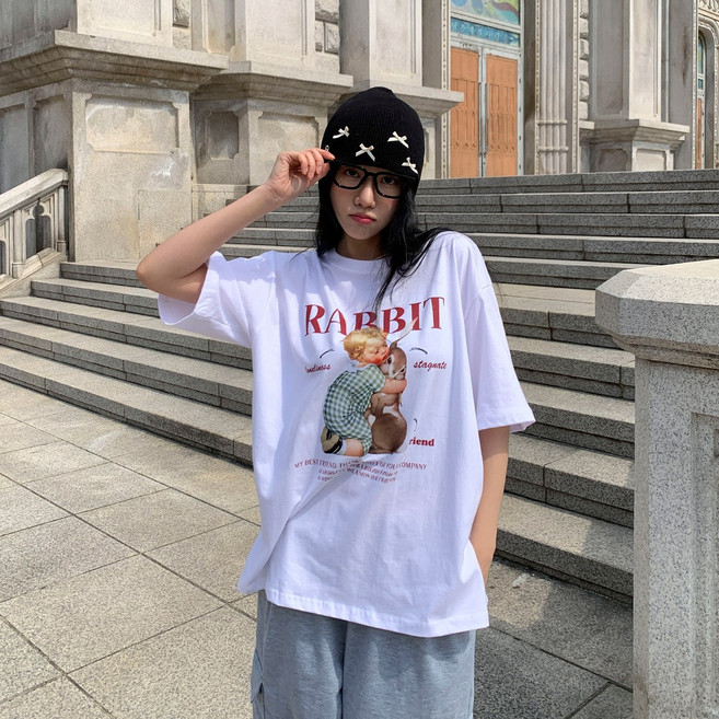 시크블랙 여성용 통기성 멘베토 라운드넥 빈티지 래빗 전사 반팔 박스티셔츠 cpt14895k43